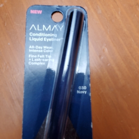 Almay Conditioning Liquid Eyeliner 030, Navy - Picture 3 of 5